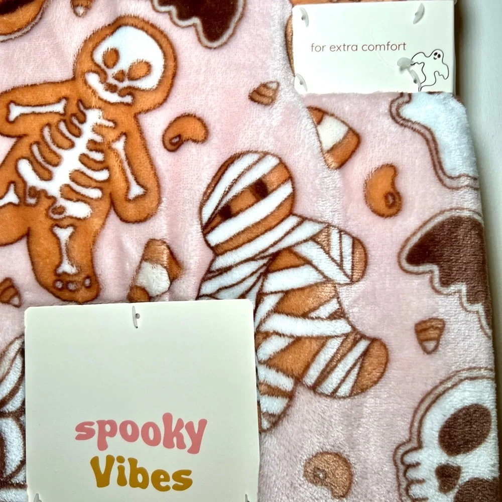 Halloween Gingerbread Cookies Plush Throw Blanket Skeletons Ghost Bat Pumpkins
